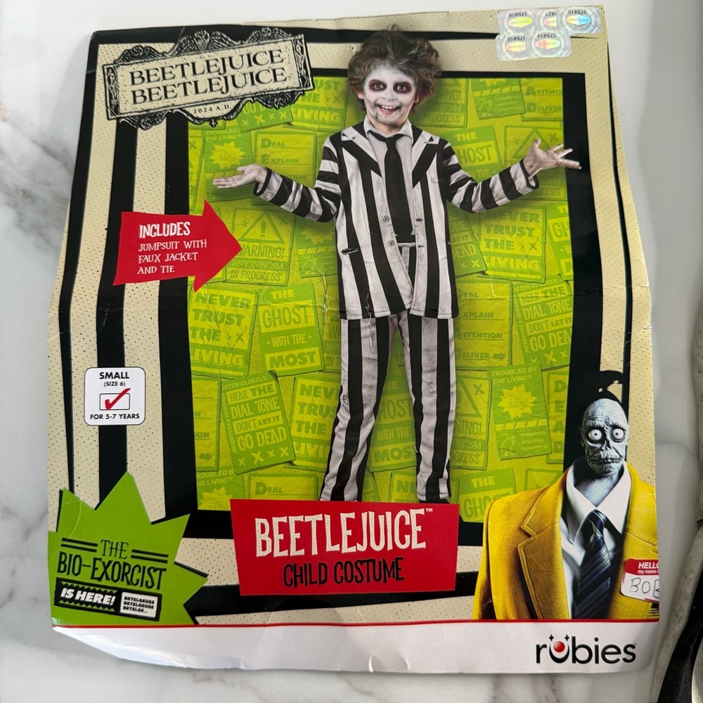 NWT Beetlejuice costume - new with defects